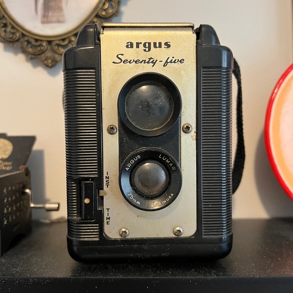 Vintage Argus Seventy-Five